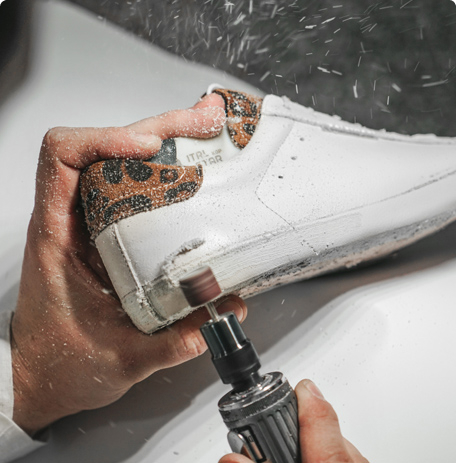 Для виробників ексклюзивного брендового взуття.